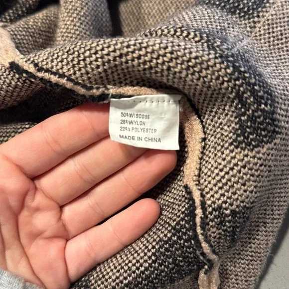 Zesica Leopard Print Knit Cardigan | Size M - Picture 5 of 6